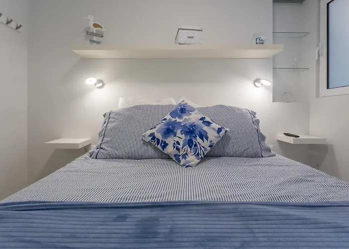 Con Terraza Y Piscina En Canteras 아파트