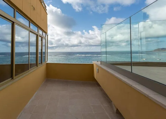 Con Terraza Y Piscina En Canteras