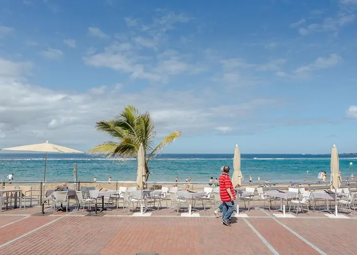 Con Terraza Y Piscina En Canteras