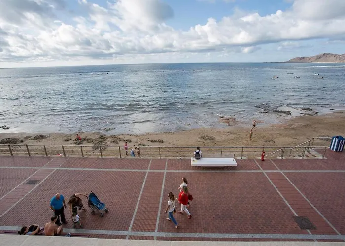 Con Terraza Y Piscina En Canteras *