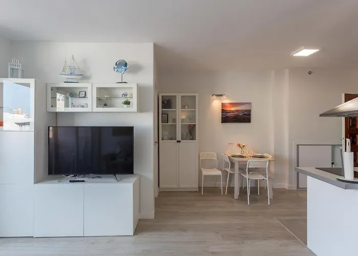 Con Terraza Y Piscina En Canteras Appartement