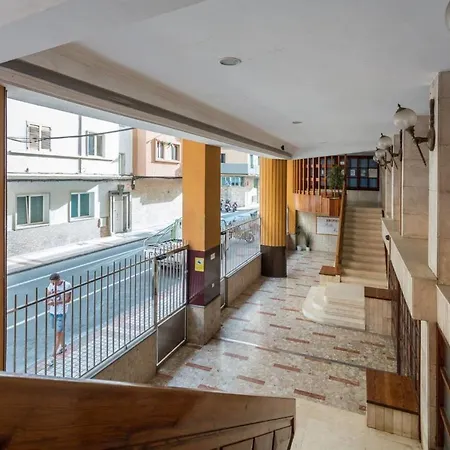 Con Terraza Y Piscina En Canteras Apartment *