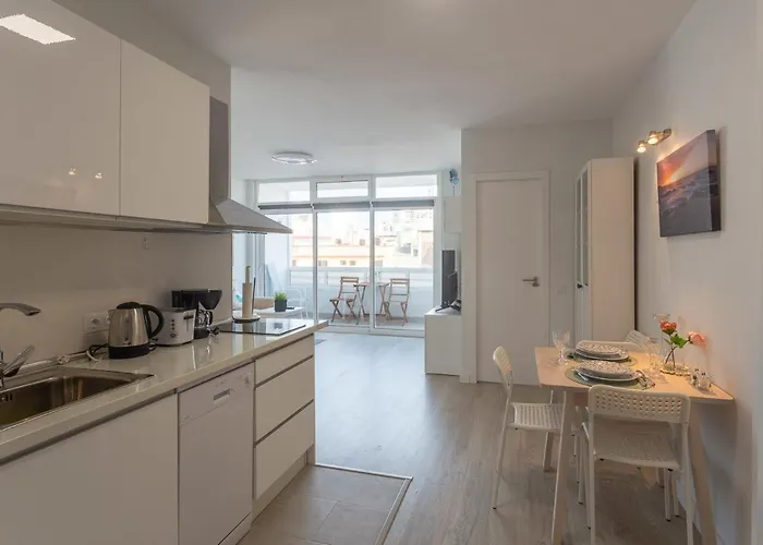 Con Terraza Y Piscina En Canteras *